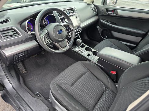 Used 2018 Subaru Outback 2.5i Premium image 12