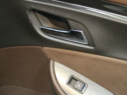 Used 2015 Chevrolet Impala LT FWD image 13