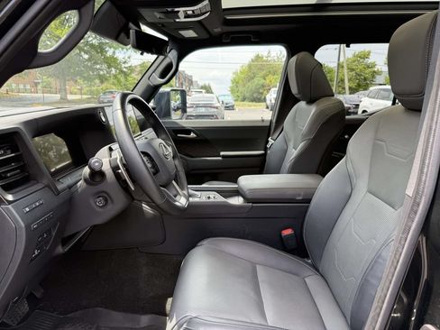 Used 2024 Lexus GX 550 AWD/4WD image 13