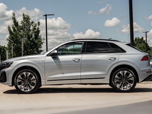 Certified 2025 Audi Q8 Premium Plus w/ Premium Plus Package AWD/4WD image 6