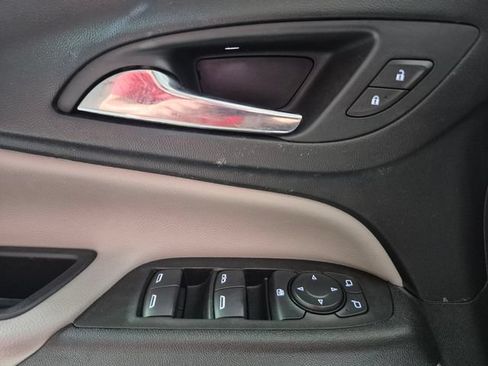 Used 2020 Chevrolet Equinox LS w/ LS Convenience Package FWD image 15