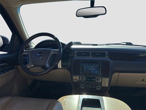 Used 2011 GMC Yukon Denali image 14