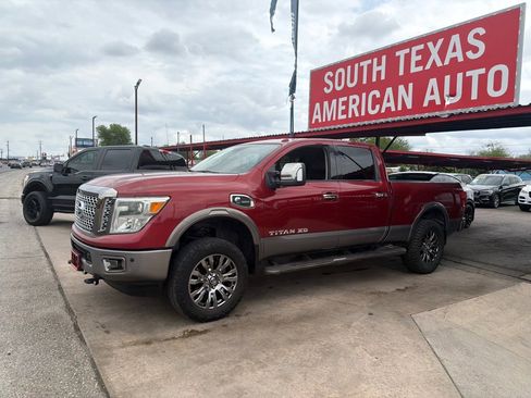 Used 2017 Nissan Titan Platinum Reserve image 5