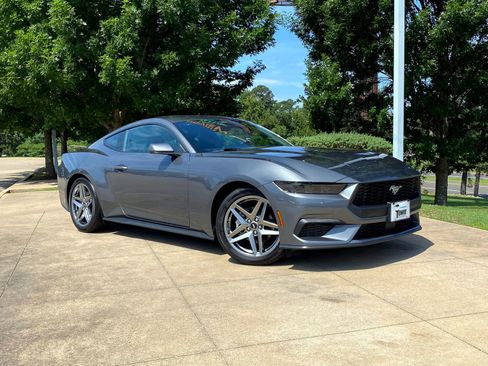 Used 2025 Ford Mustang Coupe RWD image 1