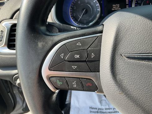 Used 2017 Chrysler 200 Limited Platinum image 8