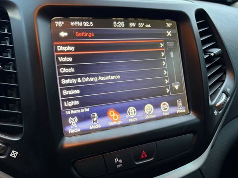 Used 2018 Jeep Cherokee Trailhawk image 35