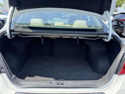 Used 2017 Nissan Altima 2.5 SL w/ 2.5 Technology Package FWD image 7