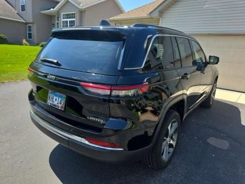 Used 2023 Jeep Grand Cherokee Limited AWD/4WD image 9
