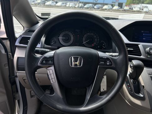 Used 2014 Honda Odyssey LX image 12