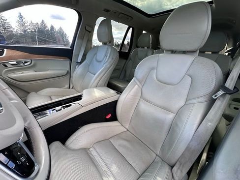 Used 2017 Volvo XC90 T6 Inscription w/ Vision Package image 12