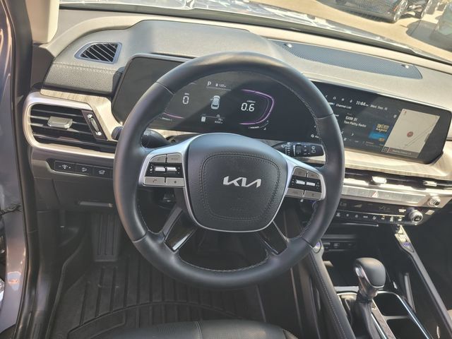 Used 2025 Kia Telluride EX w/ EX Captain's Chair Package AWD/4WD image 30