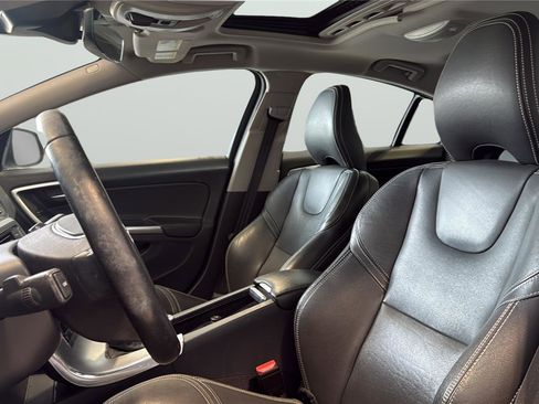 Used 2017 Volvo S60 T5 Dynamic w/ Protection Package image 10