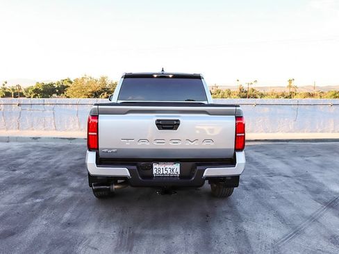 Used 2025 Toyota Tacoma SR5 AWD/4WD image 8
