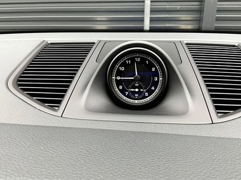 New 2025 Porsche Macan image 30