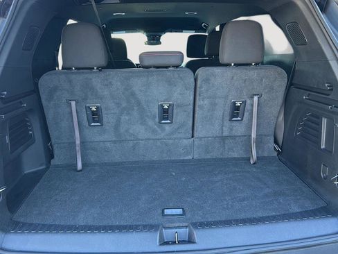 Used 2024 Chevrolet Traverse Z71 image 25