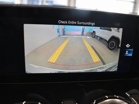 Used 2022 Mercedes-Benz GLB 250 4MATIC image 29