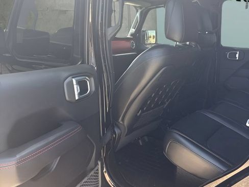 Used 2021 Jeep Gladiator Rubicon AWD/4WD image 16