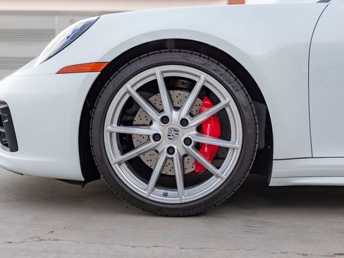 Used 2022 Porsche 911 Carrera S RWD image 32