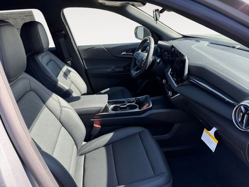 New 2026 Chevrolet Equinox LT w/ Convenience Package II image 15