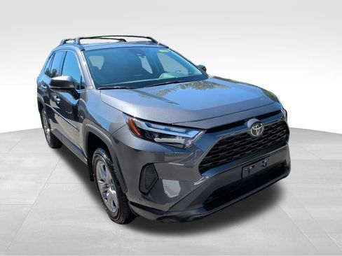 Used 2025 Toyota RAV4 XLE AWD/4WD image 7