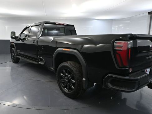 Used 2024 GMC Sierra 2500 AT4 w/ AT4 Preferred Package AWD/4WD image 9