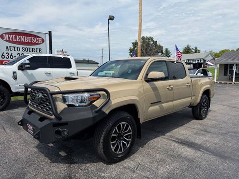 Used 2020 Toyota Tacoma TRD Sport w/ Technology Package AWD/4WD image 2