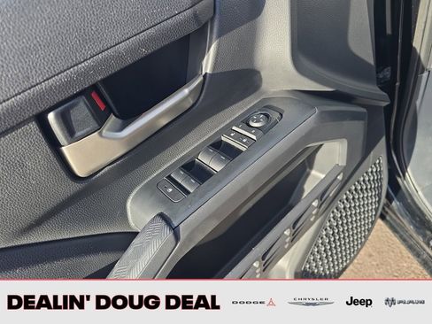 Used 2024 Toyota Tacoma TRD Off-Road image 12