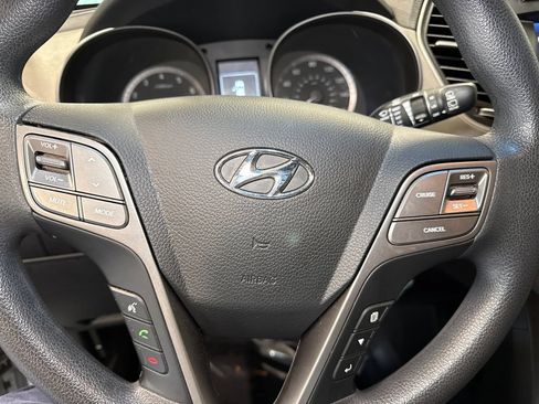 Used 2017 Hyundai Santa Fe SE AWD/4WD image 19