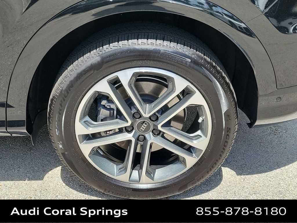 Used 2025 Audi Q5 Premium w/ Convenience Package AWD/4WD image 16
