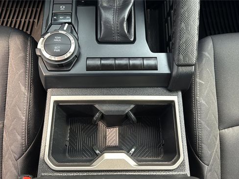 Used 2024 Toyota Tacoma SR5 AWD/4WD image 26