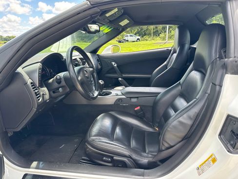 Used 2006 Chevrolet Corvette Convertible w/ Preferred Equipment Group RWD image 17