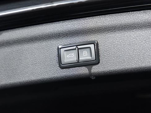 Used 2020 Audi Q3 2.0T Premium Plus w/ Premium Plus Package image 21