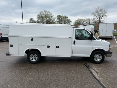 Used 2018 Chevrolet Express 3500 w/ Power Convenience Package RWD image 13