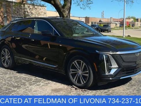 Used 2024 Cadillac Lyriq Luxury w/ LPO, Floor Liner Package AWD/4WD image 2