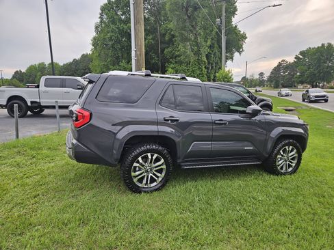 Used 2026 Toyota 4Runner Limited AWD/4WD image 5