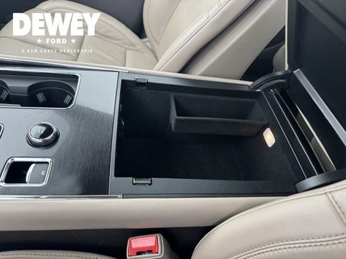 Used 2021 Lincoln Aviator Reserve w/ Equipment Group 201A image 23