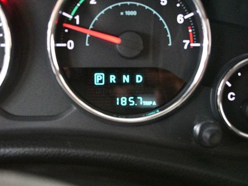 Used 2014 Jeep Wrangler Unlimited Sahara AWD/4WD image 37