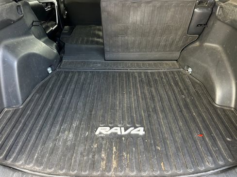 Used 2023 Toyota RAV4 XLE w/ Convenience Package image 14