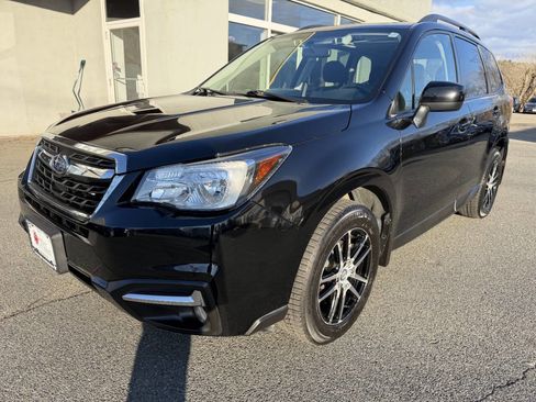 Used 2017 Subaru Forester 2.5i Premium image 3