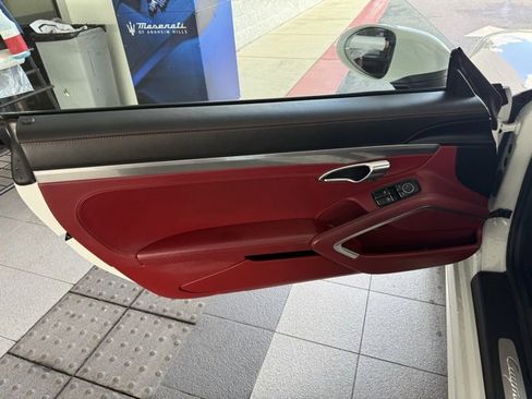 Used 2018 Porsche 718 Cayman image 12