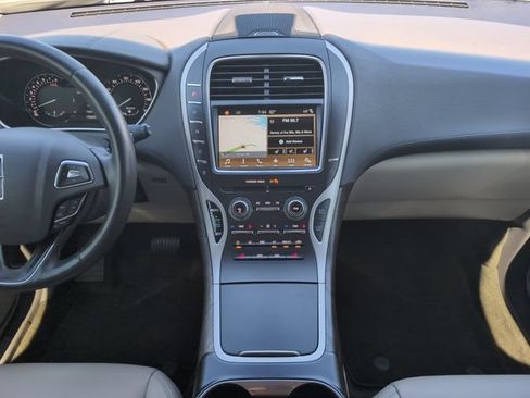 Used 2018 Lincoln MKX Select w/ Select Plus Package AWD/4WD image 22