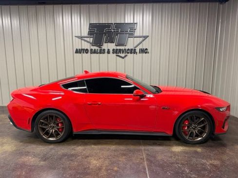 Used 2025 Ford Mustang GT Premium RWD image 7