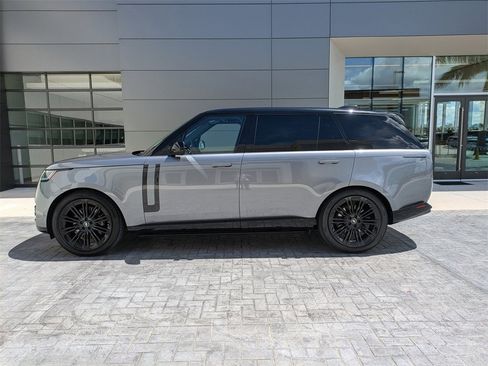 New 2025 Land Rover Range Rover Long Wheelbase SE image 7