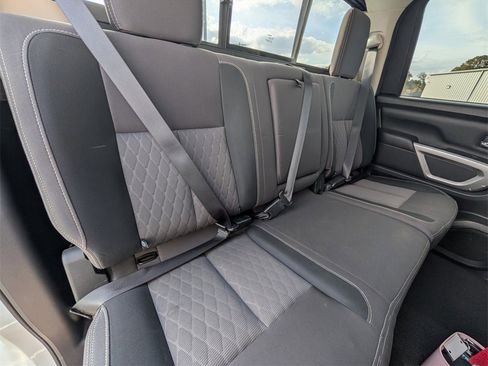 Used 2022 Nissan Titan SV image 23