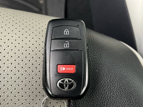 Used 2022 Toyota Corolla Cross LE FWD image 36