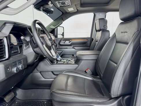 Used 2025 GMC Sierra 3500 Denali w/ Technology Package AWD/4WD image 10