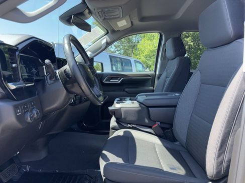 Used 2023 Chevrolet Silverado 1500 LT AWD/4WD image 9