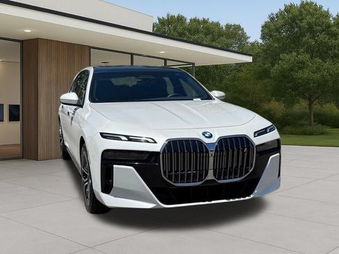Used 2023 BMW i7 xDrive60 AWD/4WD image 5
