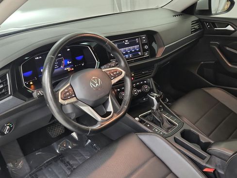 Used 2022 Volkswagen Jetta SE w/ Panoramic Sunroof Package FWD image 16