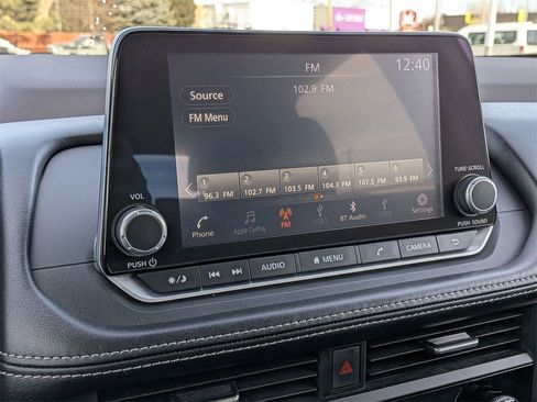 Used 2023 Nissan Rogue SV image 13